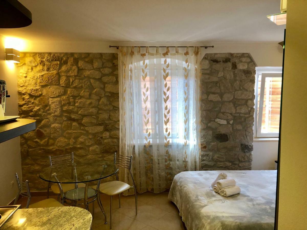 טרוגיר Apartments Feral מראה חיצוני תמונה